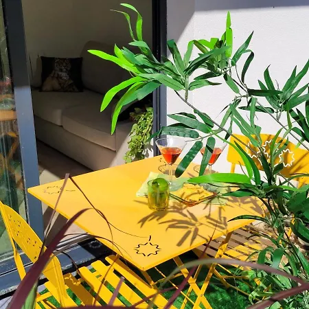Apartment Paisible, Spacieux Avec Petit Jardin *